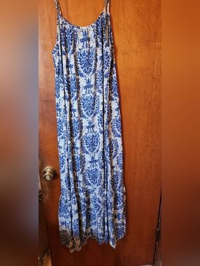 Dokotoo Blue & White Printed Maxi Dress